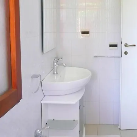 Tatil Evi Terraced House In With Garden