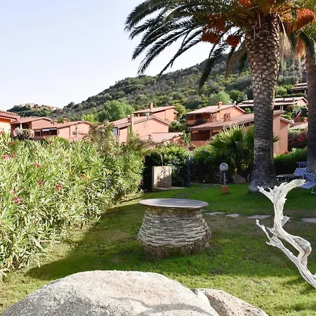 Terraced House By Sardinia's White Beaches Prázdninový dům